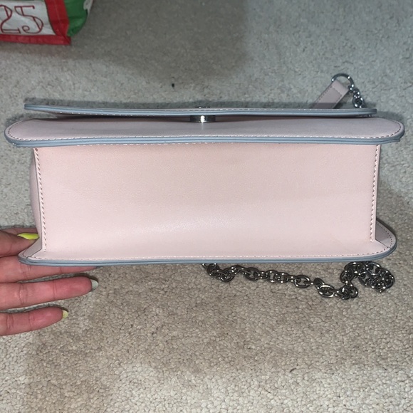 Chelsea28 cross body - Picture 3 of 9